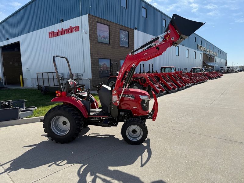2026 Mahindra 1635 SHUTTLE 4X4 — photo 1