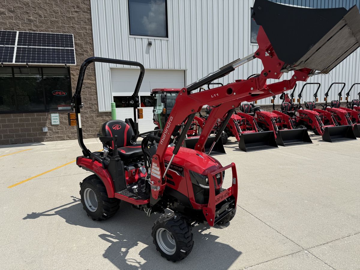2026 Mahindra 1123 HST 4X4 — photo 1