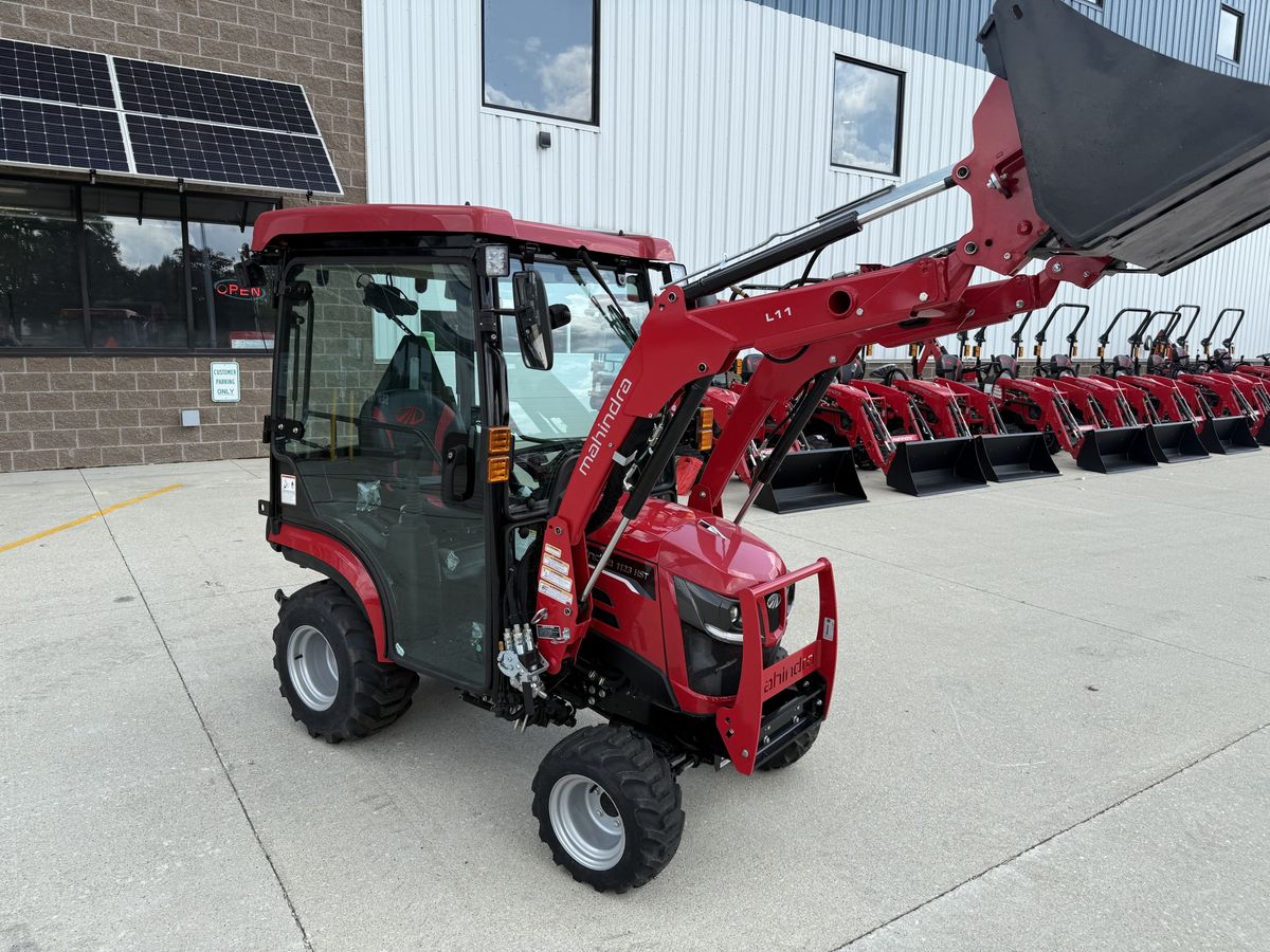 2025 Mahindra 1123 HST Cab 4X4 — photo 1