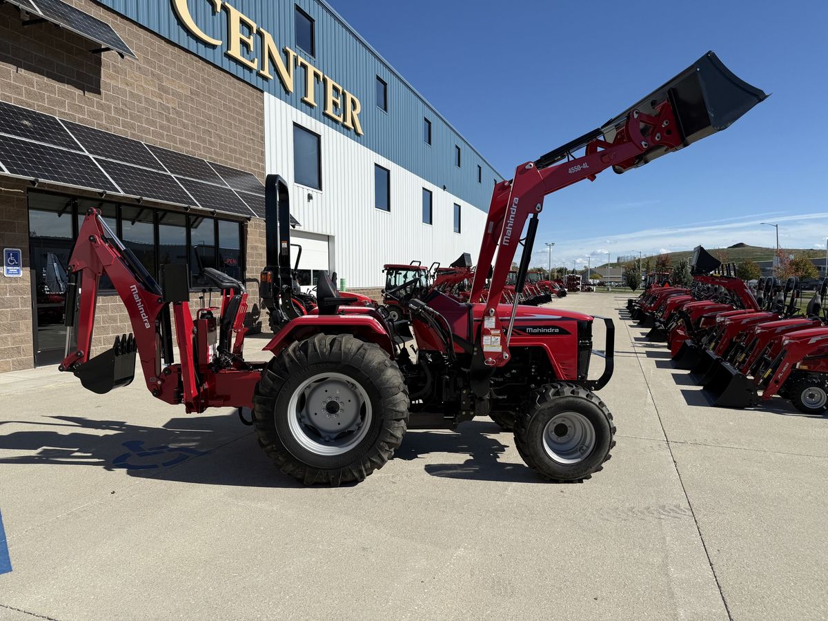 2024 Mahindra 4550 4X4 Gear Backhoe — photo 1