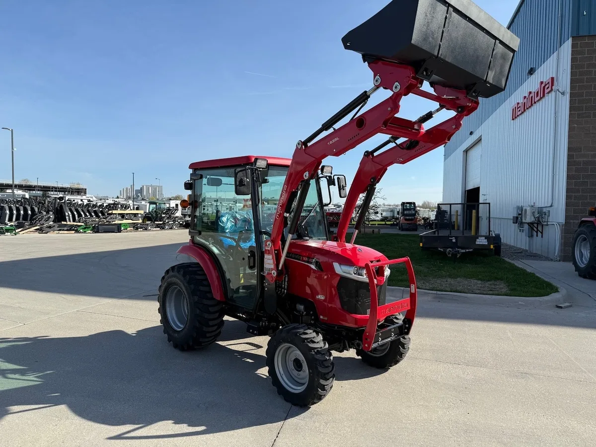 2026 Mahindra 1635 HST 4X4 Cab — photo 1