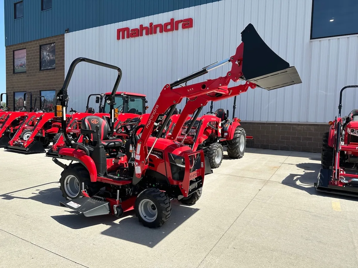2026 Mahindra 1120 4X4 HST — photo 1