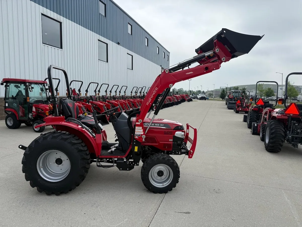 2026 Mahindra 1626 HST 4X4 — photo 1